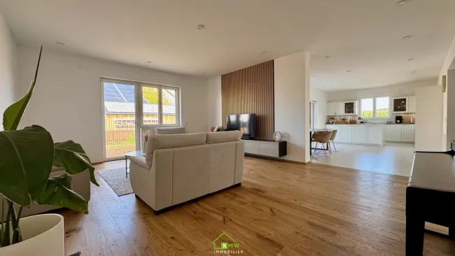 Familienfreundlich: moderner, großzügiger Bungalow in ruhiger Lage - Bild