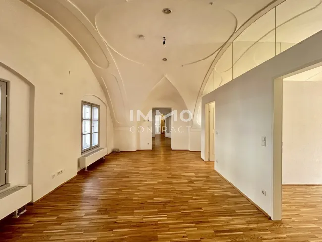 MODERNES WOHNEN IM HISTORISCHEN ALTBAU - Bild