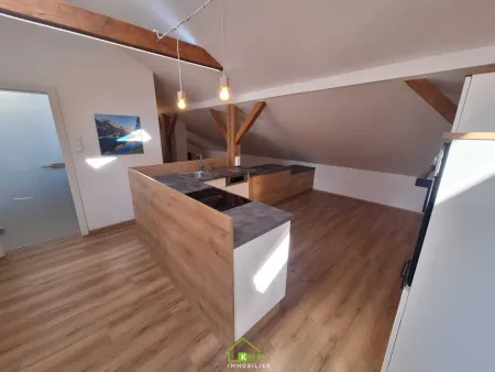 3-Zimmer-Dachgeschoßwohnung in zentraler Ruhelage