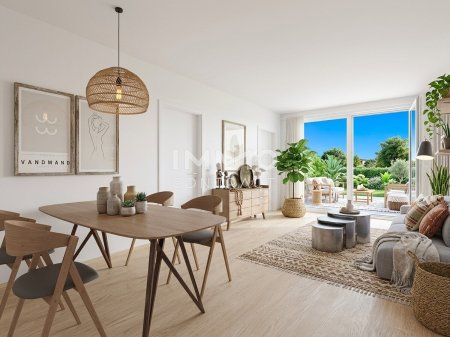 Geräumige und lichtdurchflutete 2 Zimmerwohnung mit Terrasse! Nahe U4