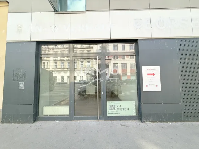 Vielseitiges Geschäftslokal mit Loft-Charakter & großzügiger Fensterfront auf der Laxenburger Straße - Titelbild