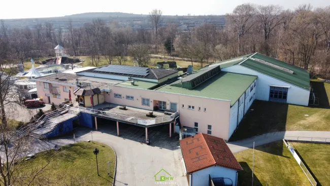 Vielseitige Gewerbeliegenschaft mit Ertragspotenzial - Bild