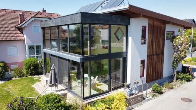 NEU AM MARKT: Exklusives Einfamilienhaus mit Wintergarten und Blick auf das Benediktinerstift Göttweig - Bild