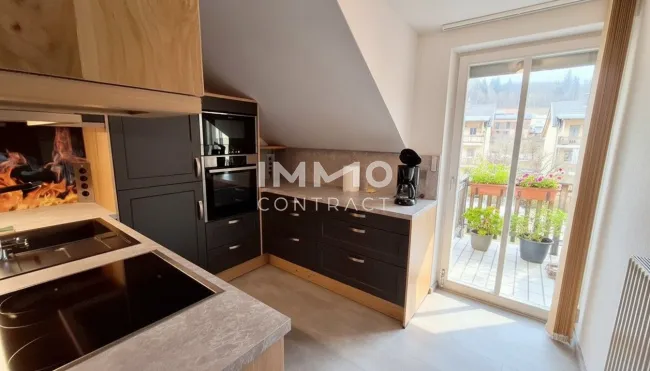 Sehr gepflegte und möblierte Eigentumswohnung im Dachgeschoss mit Balkon - Stadtrand von Waidhofen - Titelbild