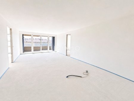 Customize the Final Touches of Your New Home: Directly at the main train station - Commission-free