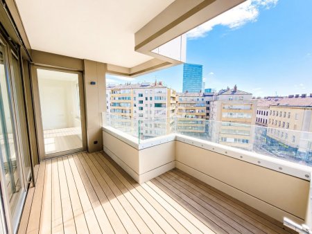 Customize the Final Touches of Your New Home: Directly at the main train station - Commission-free