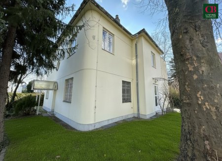 VILLA MIT VIEL POTENZIAL IN BESTLAGE BEIM ROTEN BERG