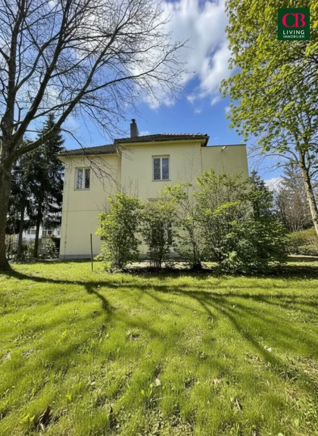 VILLA MIT VIEL POTENZIAL IN BESTLAGE BEIM ROTEN BERG - Titelbild