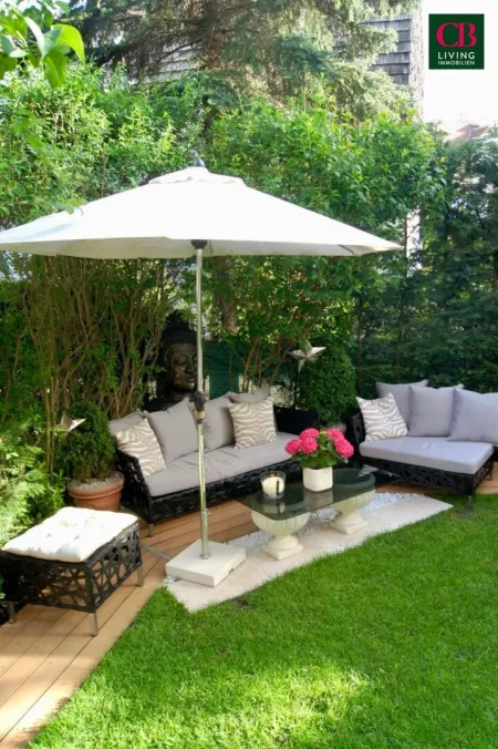 Stylische Doppelhaushälfte mit Wintergarten, Terrasse und Gartenlounge