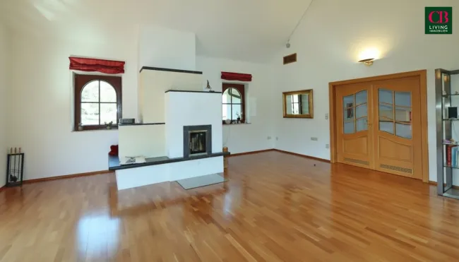 Villa mit herrlichem, unverbaubaren Ausblick - Bild
