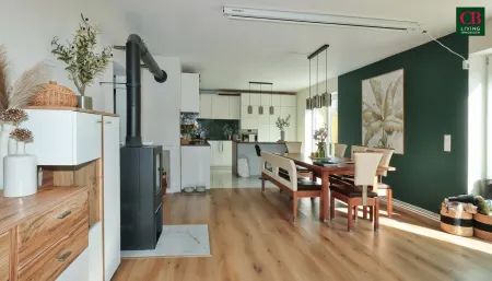 FAMILIENFREUNDLICHES HAUS MIT SCHÖNEM GARTEN