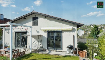 FAMILIENFREUNDLICHES HAUS MIT SCHÖNEM GARTEN