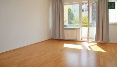 Sonnige 3- Zimmerwohnung mit Loggia in zentraler Grünruhelage