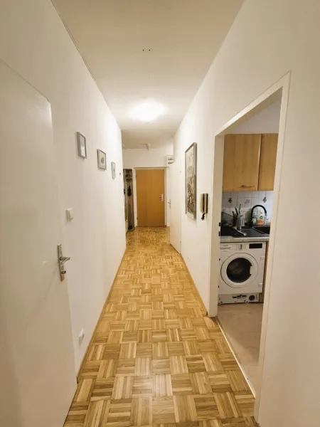 Großzügige 2-Zimmer-Wohnung mit verglaster Loggia in Geidorf!