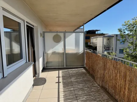 Schöne, helle Neubauwohnung inkl. TG-Platz– sofort beziehbar in der St. Peter Hauptstraße!