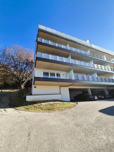 Schöne, helle Neubauwohnung inkl. TG-Platz– sofort beziehbar in der St. Peter Hauptstraße!