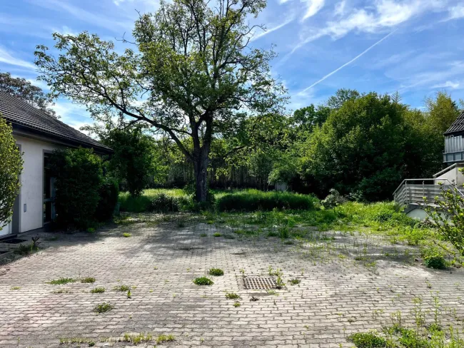 Einfamilienhaus mit großem Nebengebäude auf 1.855m² Bauland – absolute Ruhelage und unverbaubarer Blick! - Bild