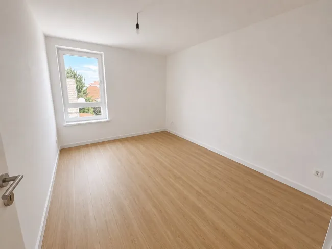 4,2% Rendite | Neubau: 3-Zimmer-Wohnung - mit Wärmepumpe & Lift - Bild