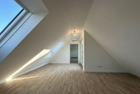 **Wohnen auf 2 Ebenen über den Dächern von St. Pölten mit Weitblick**