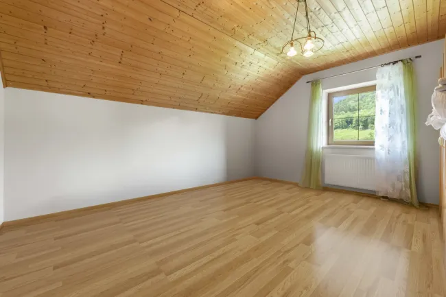 Zimmer 2 OG