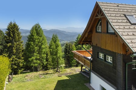 Vier Jahreszeiten & Ein Zuhause – exklusives Pisten-Chalet auf der Hochrindl mit Wellness & Panoramaterrasse