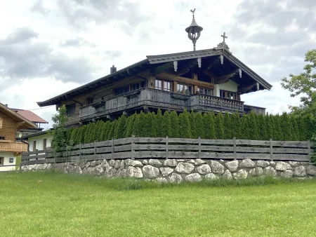 Luxuriöses Domizil mit traumhaftem Bergblick