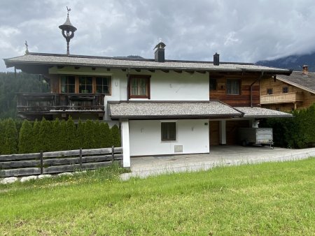 Luxuriöses Domizil mit traumhaftem Bergblick