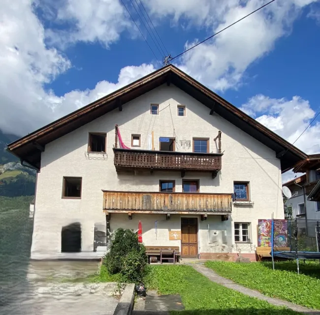 Großes Mehrfamilienhaus in Absam – 350m² mit Bergblick, sanierungsbedürftig - Titelbild