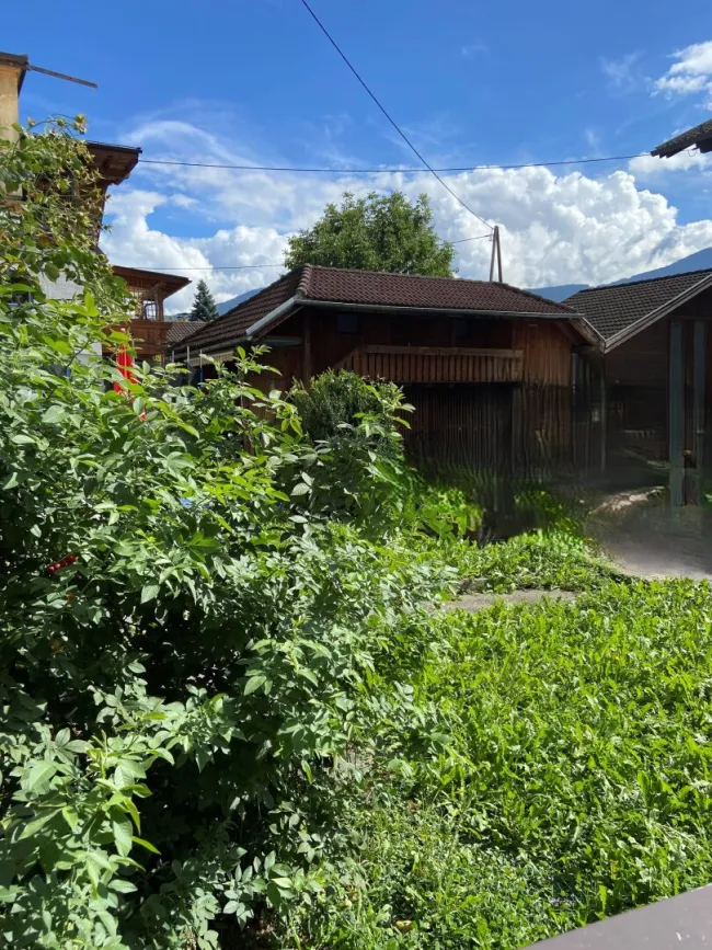 Großes Mehrfamilienhaus in Absam – 350m² mit Bergblick, sanierungsbedürftig - Bild