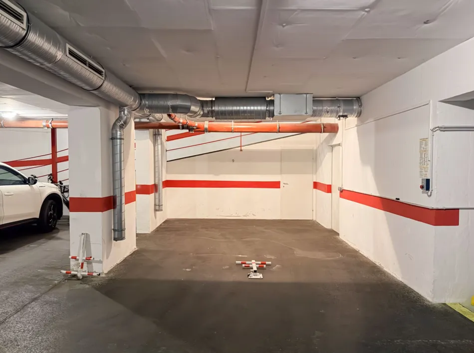 Garagenplatz zur MIETE in der Pater-Schwartz-Gasse! 600 Meter zum Westbahnhof! - Titelbild