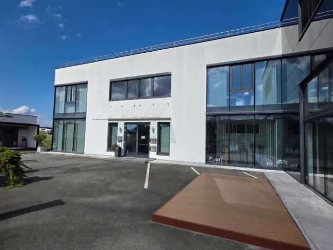 Modernes Büro in TOP-Lage, direkt an der A2 in 8272 Sebersdorf/Bad Waltersdorf zu vermieten - Titelbild