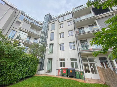 ERSTBEZUG, 27,33 m2 Eigentums- Garconniere in einem Altbauwohnhaus, Nähe Matzner Park, 5 min zum Bahnhof Wien Penzing!