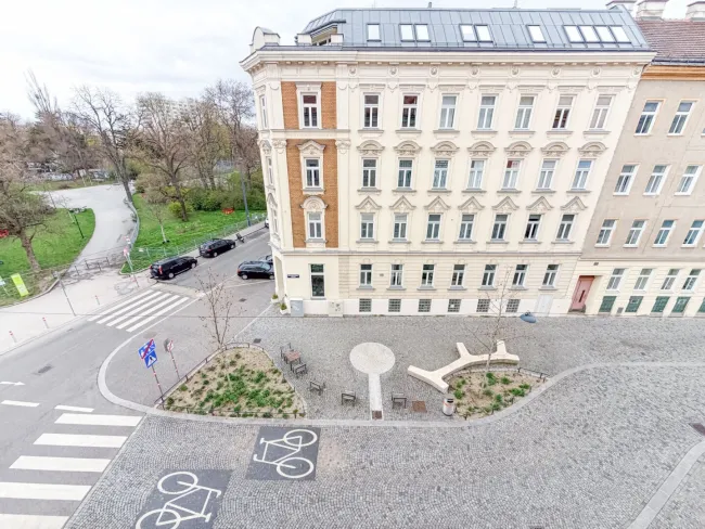 ERSTBEZUG, 27,33 m2 Eigentums- Garconniere in einem Altbauwohnhaus, Nähe Matzner Park, 5 min zum Bahnhof Wien Penzing! - Bild
