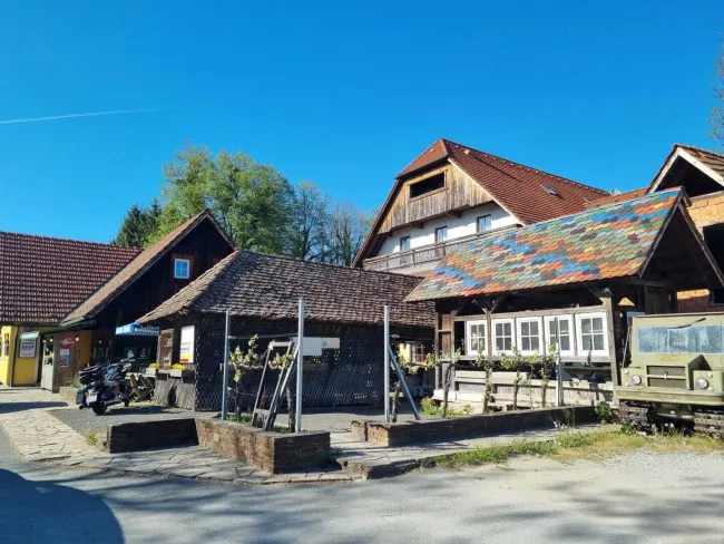 Ihr Traum vom Eigenweingarten und Boutique-Hotel kann jetzt wahr werden ! - Bild