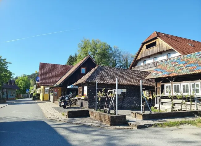 Ihr Traum vom Eigenweingarten und Boutique-Hotel kann jetzt wahr werden ! - Titelbild