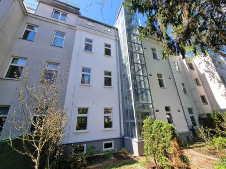 Sanierter Stil-Altbau in Donaunähe - Wohnen mit Geschichte und Lebensqualität