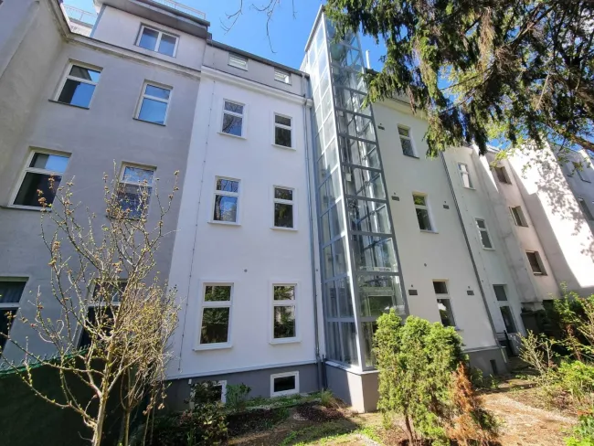 Sanierter Stil-Altbau in Donaunähe - Wohnen mit Geschichte und Lebensqualität - Bild