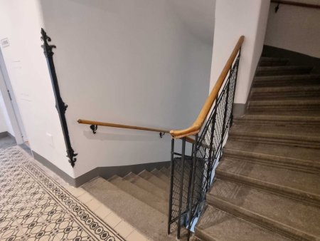 Sanierter Stil-Altbau in Donaunähe - Wohnen mit Geschichte und Lebensqualität