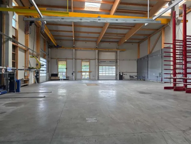 Lager- oder Produktionshalle ab 300 m² – Top-Standort an der A2 - in 8272 Sebersdorf/Bad Waltersdorf - Titelbild