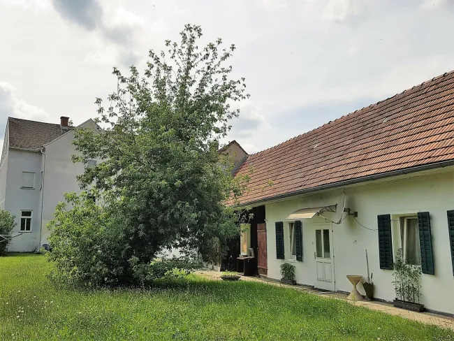 Sanierungsbedürftige Liegenschaft mit großem Potenzial im Herzen von 8200 Gleisdorf - Titelbild