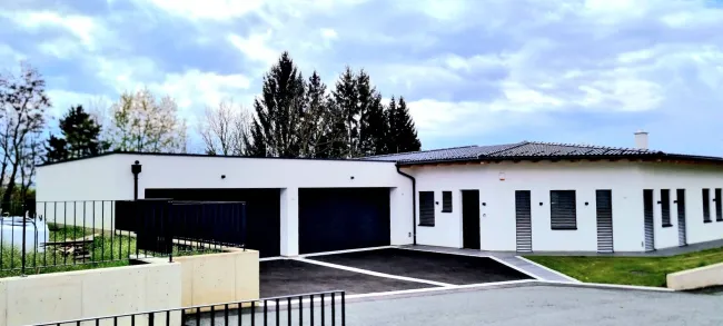 Erstbezug ! Grosszügiger Luxus-Bungalow mit 4-fach Garage in 8230 Hartberg - Titelbild