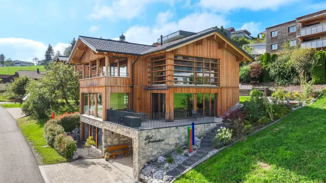 Sulzberg: Exklusives Chalet im modernen Alpenloftstil mit Panoramablick - Titelbild