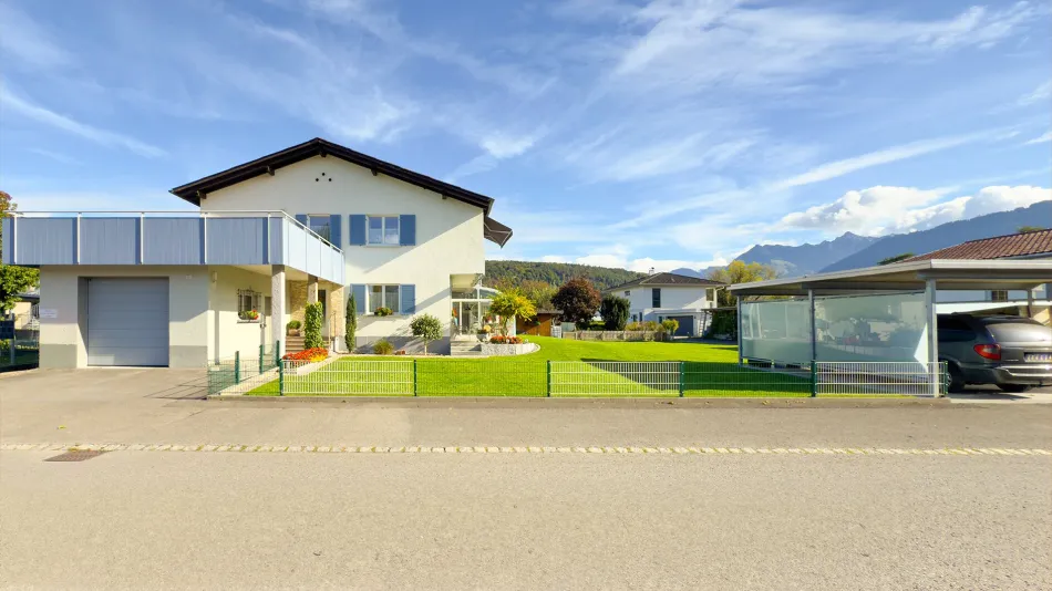 Feldkirch | Großzügiges Haus mit zwei Wohnungen in ruhiger Aussichtslage - Bild