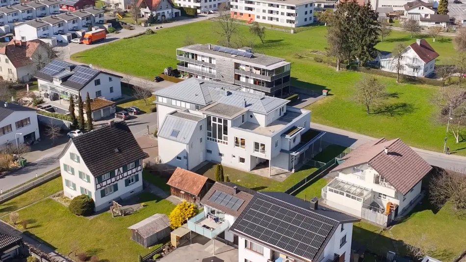nur 2.465€/m2 Nutzfläche | Hard | Investitionspotential in gefragter Lage: Wohn- und Geschäftsgebäude mit 5 Einheiten - Bild
