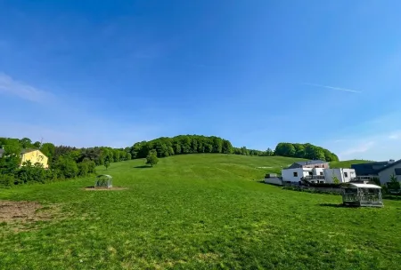 Grundstück Breitenfurt - Sicht von der Hauptsraße 31 aus