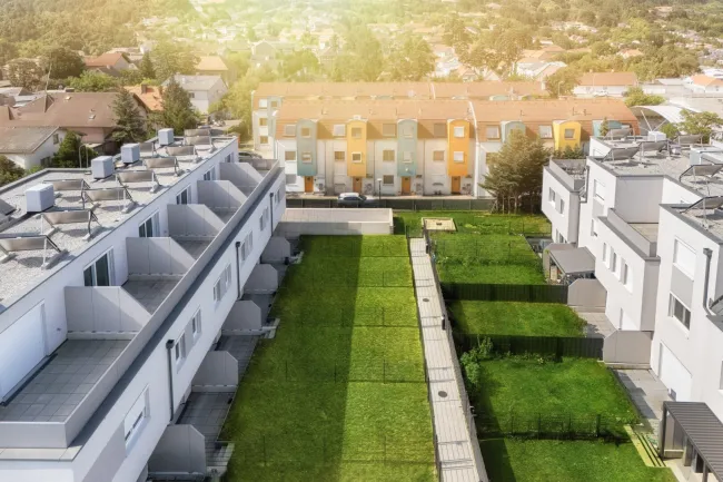 Ziegelmassiv-Niedrigenergiehaus (schlüsselfertig) | Keller, Eigengarten, Dachterrasse & Garagenplatz | provisionsfrei! - Titelbild