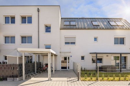 Ziegelmassiv-Neubauwohnung | 96 m² Wohnfläche | Balkon & 2 Parkplätzen