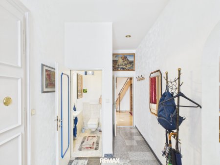 Charmante Altbauwohnung mit 87,5m² mit Einbauküche, Lift und Badewanne im Herzen des 7. Bezirks!