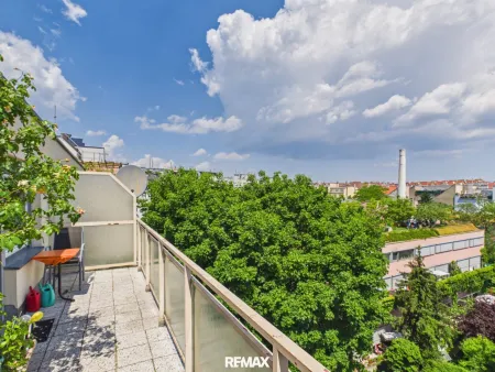 Helle 2-Zi.-DG-Wohnung in 1140 Wien mit 2 Terrassen (Ost & West) nahe Schönbrunn