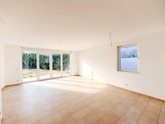 Haus mit Garten und 2 Parkplätzen vor der Tür in Pottendorf-Landegg Nähe Bahnhof! - Titelbild